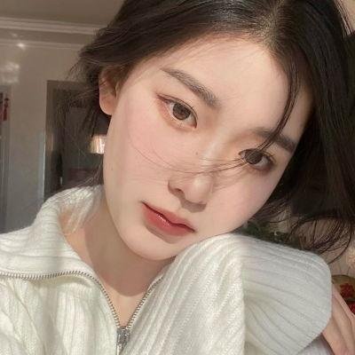 年轻女人